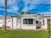 Villa for sale at 5992 Hibiscus Dr, Bradenton, FL 34207 - MLS Number is A4514491