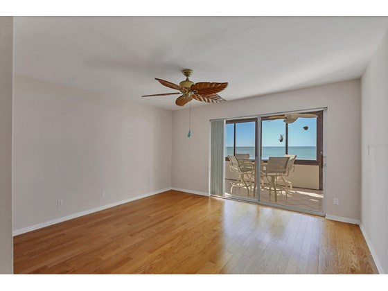 Main bedroom - Condo for sale at 1055 W Peppertree Dr #501aa, Sarasota, FL 34242 - MLS Number is A4517324
