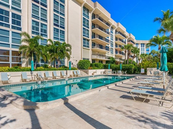 Condo for sale at 1701 Gulf Of Mexico Dr #207, Longboat Key, FL 34228 - MLS Number is A4519006