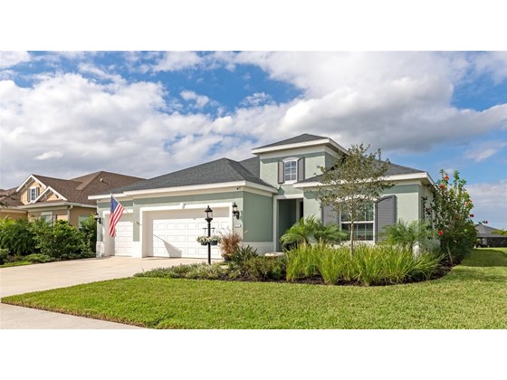 Single Family Home for sale at 1113 Thornbury Dr, Parrish, FL 34219 - MLS Number is A4521922